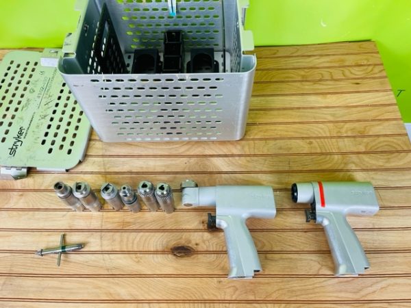 STRYKER SYSTEM 4 POWER INST SET- 4108 SAGITAL SAW, 4103 ROTARY DRILL+ATTACHMENTS (W741) - Image 12