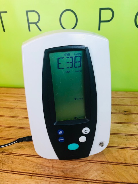 WELCH ALLYN 420 SERIES VITAL SIGNS MONITOR (w683)