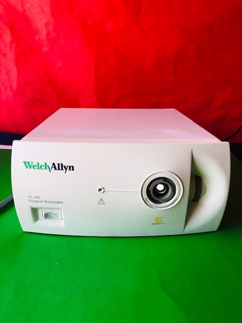 Welch Allyn CL 300 Surgical Illuminator CL300 Light Source (T1243-44)