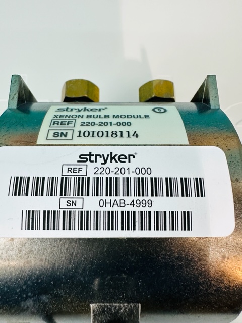 Stryker X8000 Light Source (B685) - Image 16