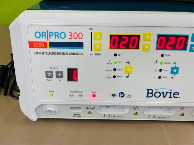 Bovie OR PRO 300 W Electrosurgery Generator A3350 (GA101) - Image 8