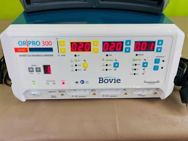 Bovie OR PRO 300 W Electrosurgery Generator A3350 (GA101) - Image 14