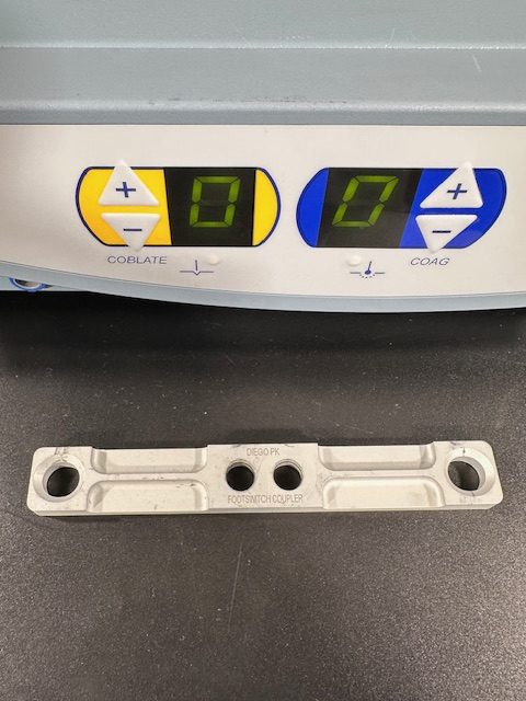 ArthroCare Coblator II w/ flow control valve and Gyrus ACMI Dissector Console, 1 Hand Piece, 3 foot switches (C335) - Image 31