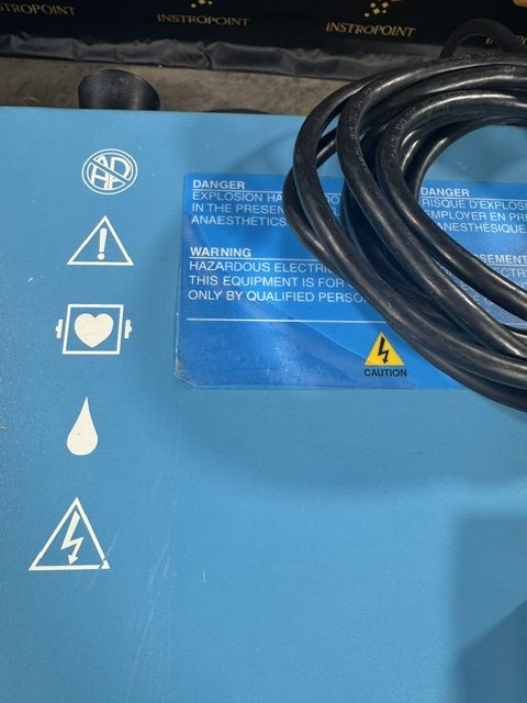 Valleylab Force 2 electrosurgical Generator W/ Cart & Footswitch (C380) - Image 2