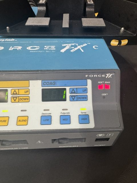 Valleylab Force FX-C with Footswitches and Power Cord (C393) - Image 5