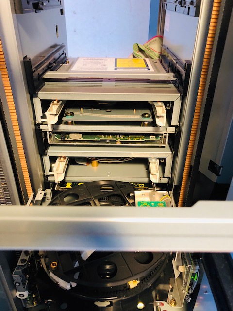PIONEER DRM-3000 300 DISK CHANGER (T1372) - Image 7