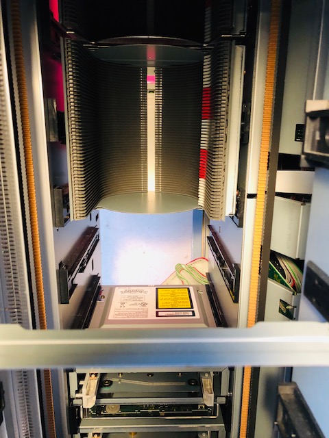 PIONEER DRM-3000 300 DISK CHANGER (T1372) - Image 8